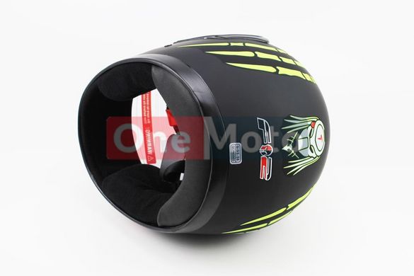Шлем закрытый 825-4 S- ЧЕРНЫЙ матовый с рисунком NEON YELLOW "хищник" (возможны дефекты покраски)